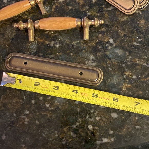 WOOD AND BRASS DRESSER/CABINET PULLS WITH BRASS BACK PLATE (13) - Picture 5 of 6